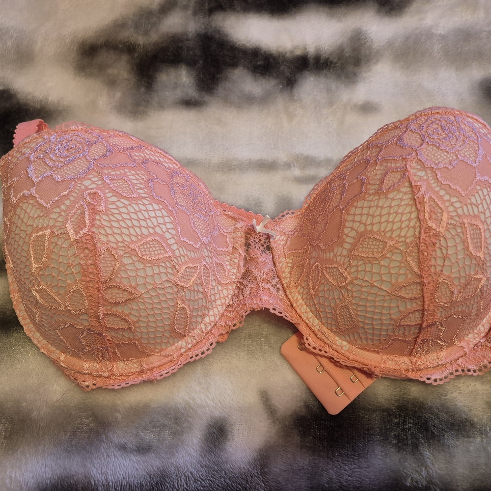 Elegant Pink Lace Bra